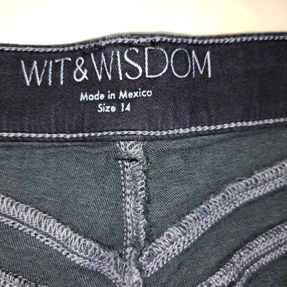Wit & Wisdom Women's Size 14 Deep Indigo Ankle Jeans - Picture 4 of 5